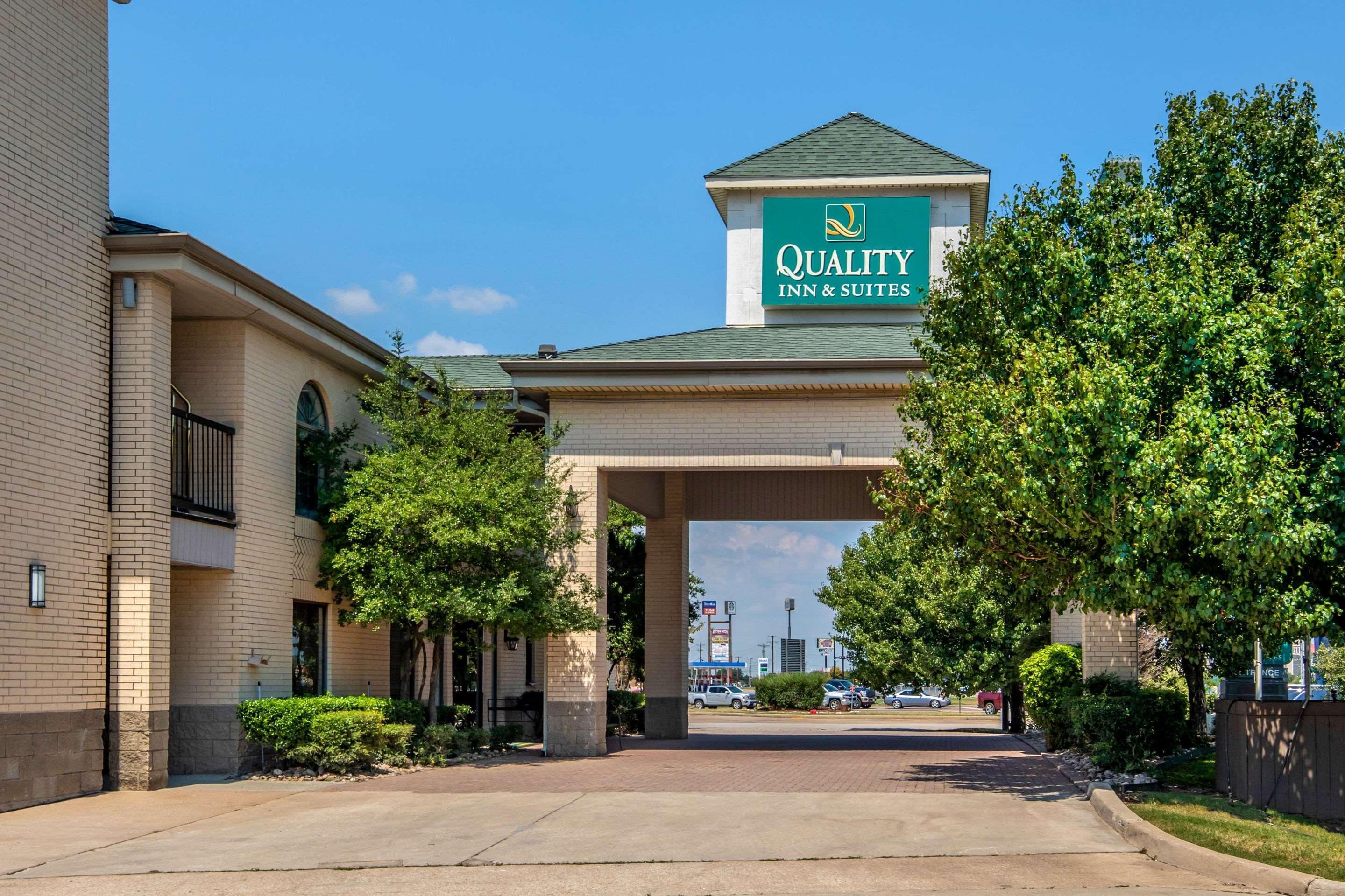 Quality Inn & Suites 웨더포드 외부 사진