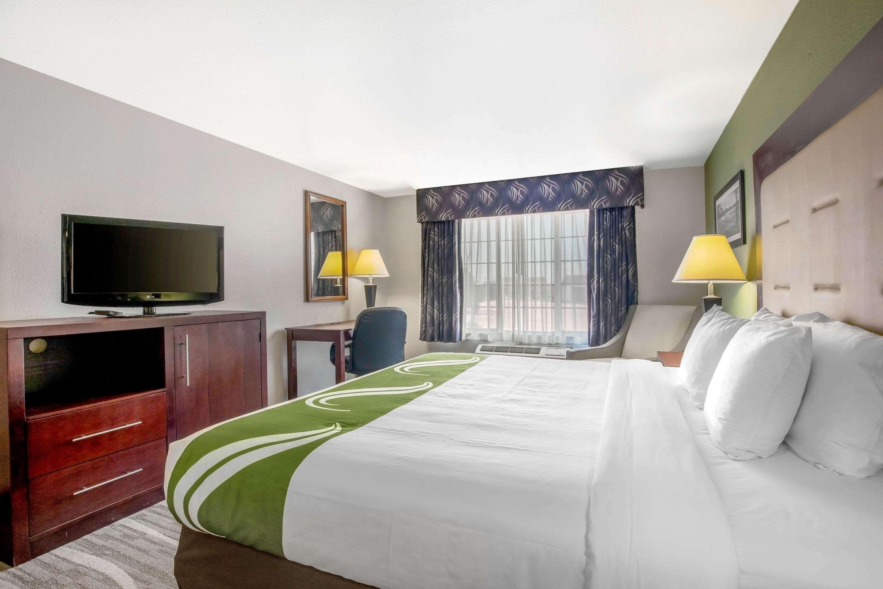 Quality Inn & Suites 웨더포드 외부 사진