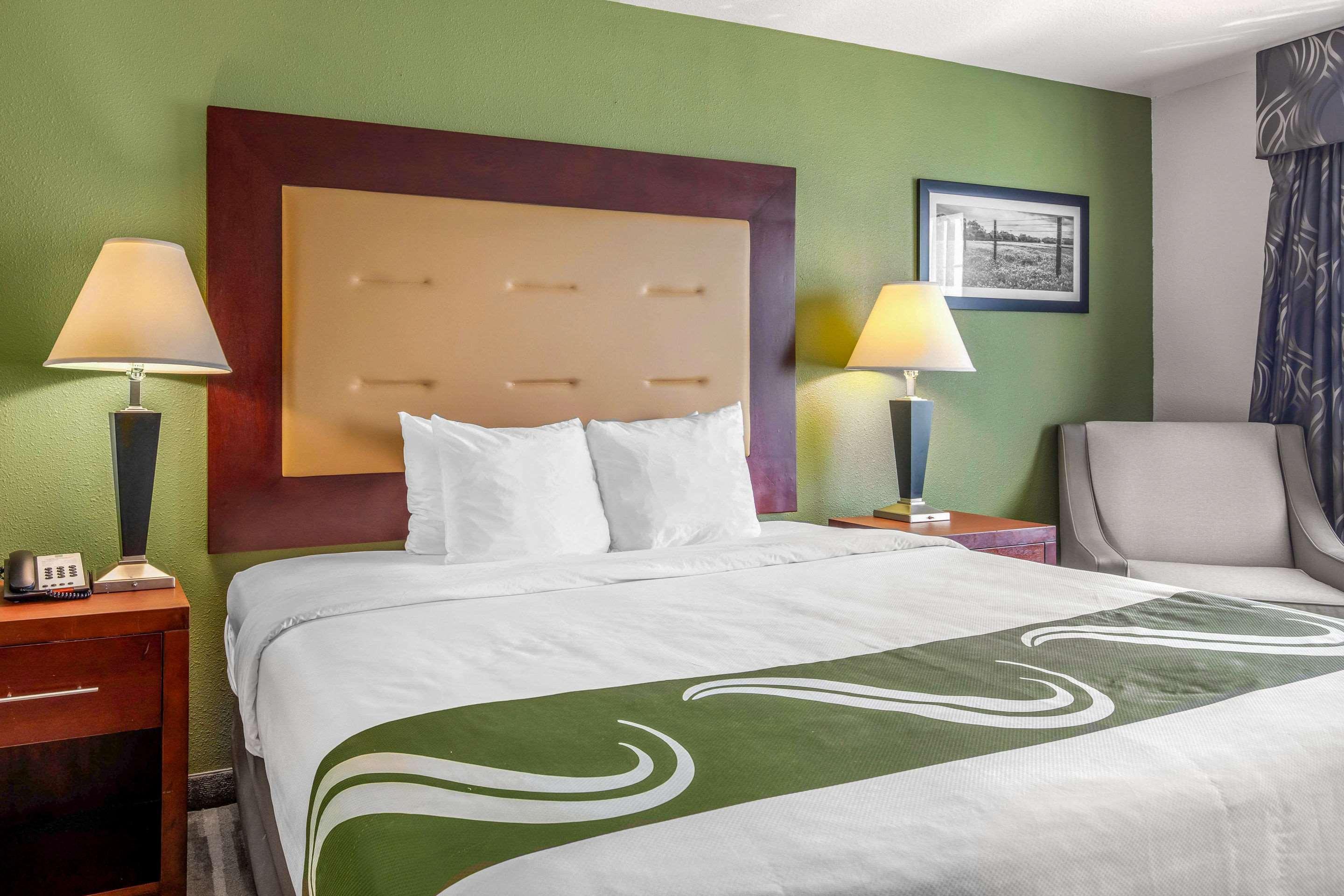 Quality Inn & Suites 웨더포드 외부 사진