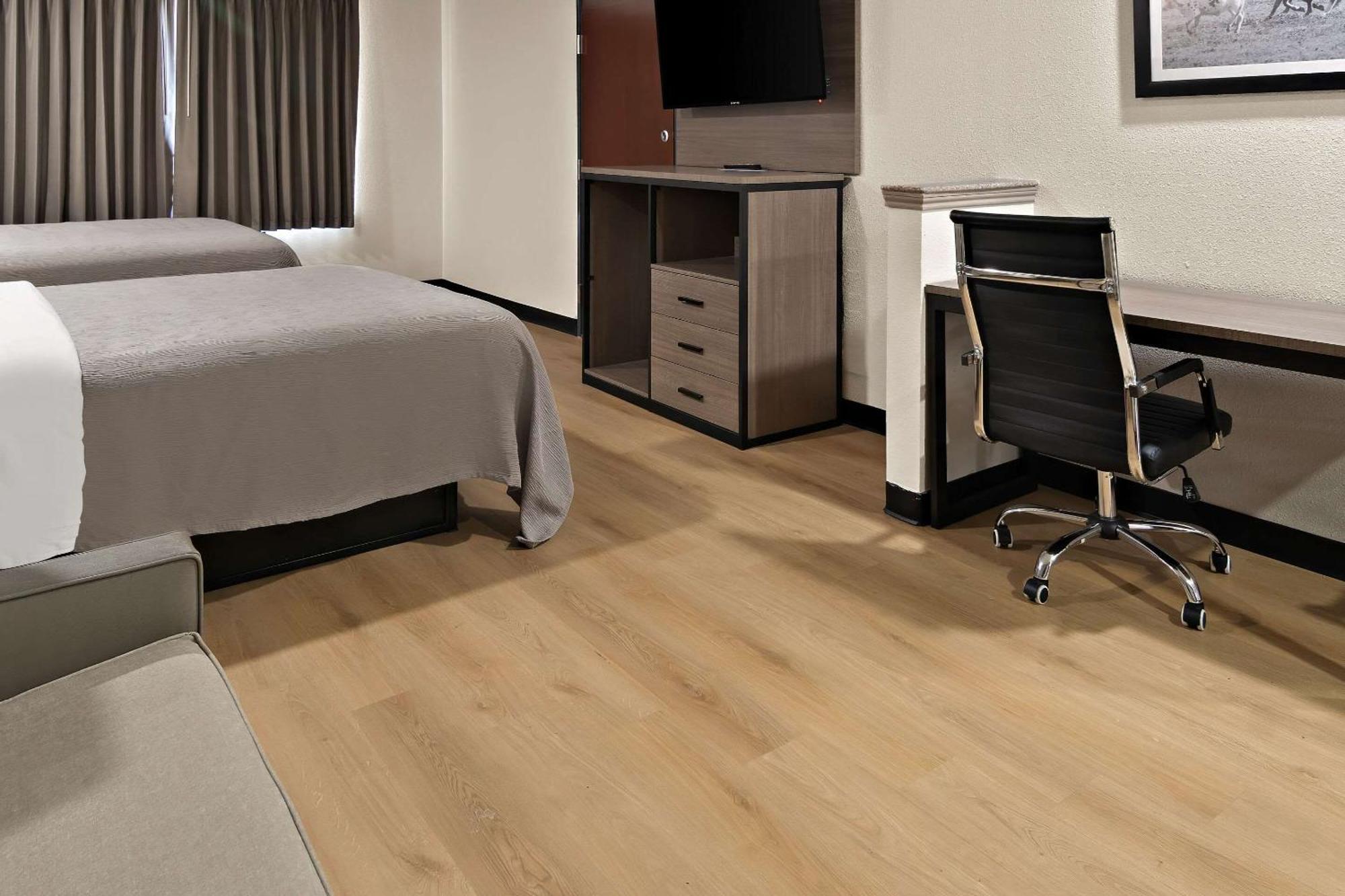 Quality Inn & Suites 웨더포드 외부 사진