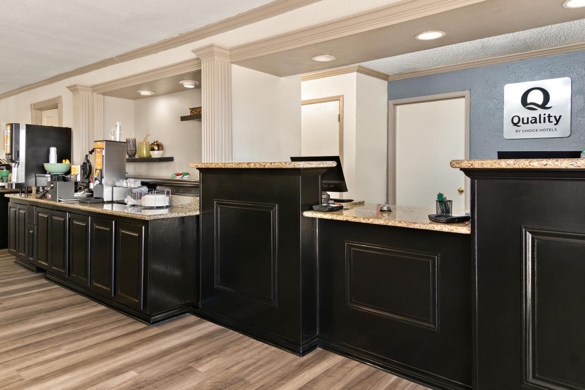Quality Inn & Suites 웨더포드 외부 사진