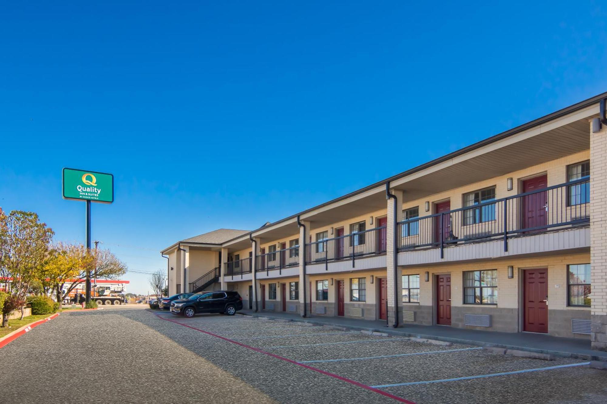 Quality Inn & Suites 웨더포드 외부 사진