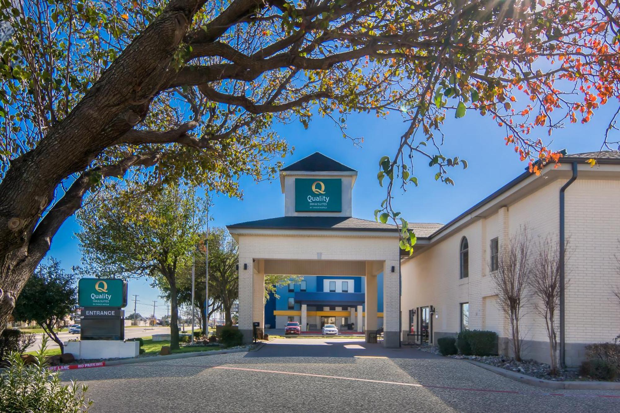 Quality Inn & Suites 웨더포드 외부 사진