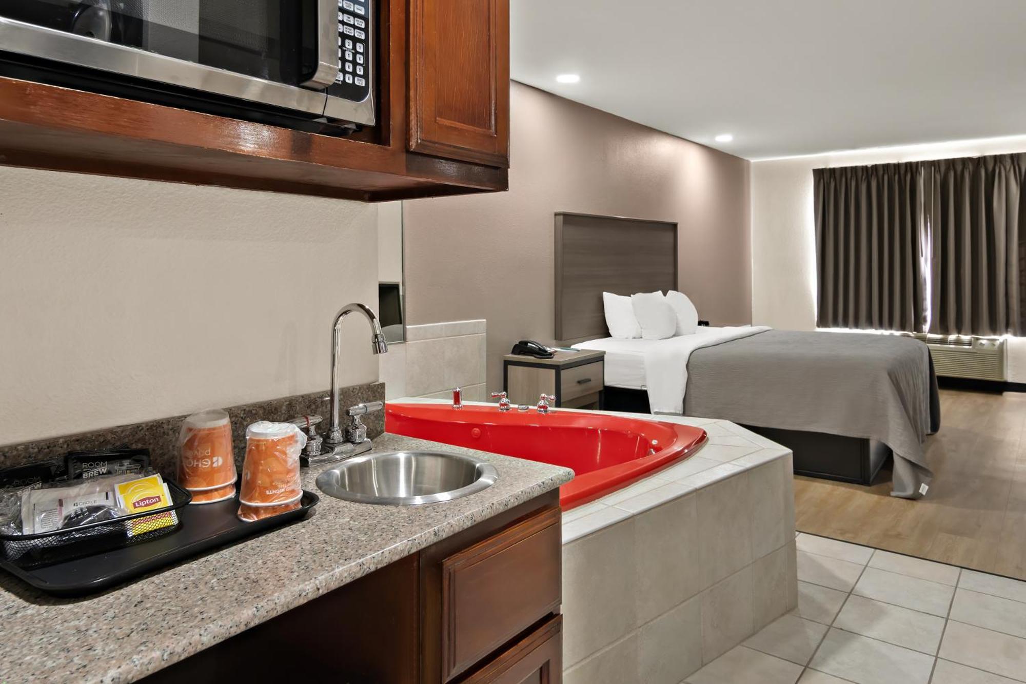 Quality Inn & Suites 웨더포드 외부 사진
